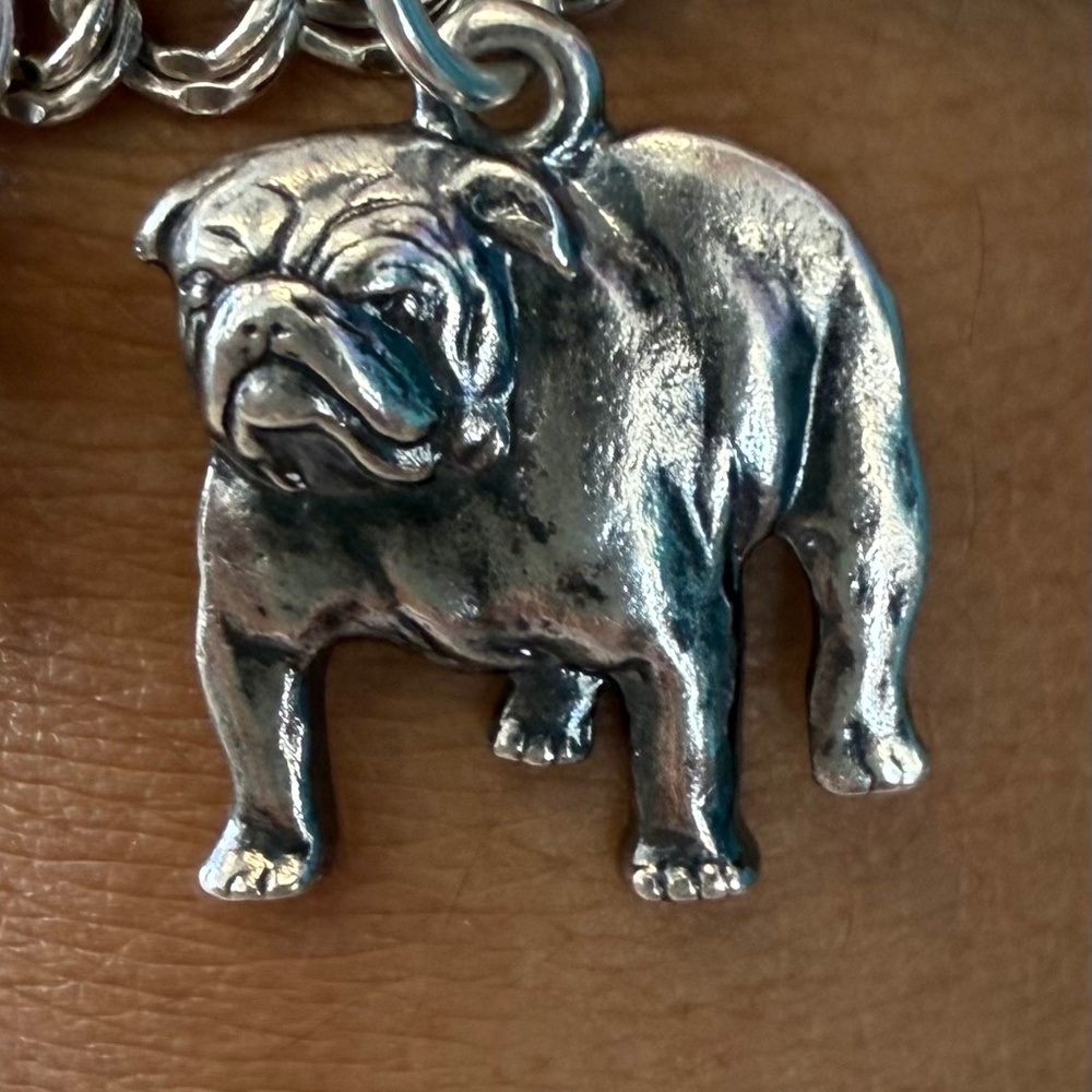 Bulldog james Avery
